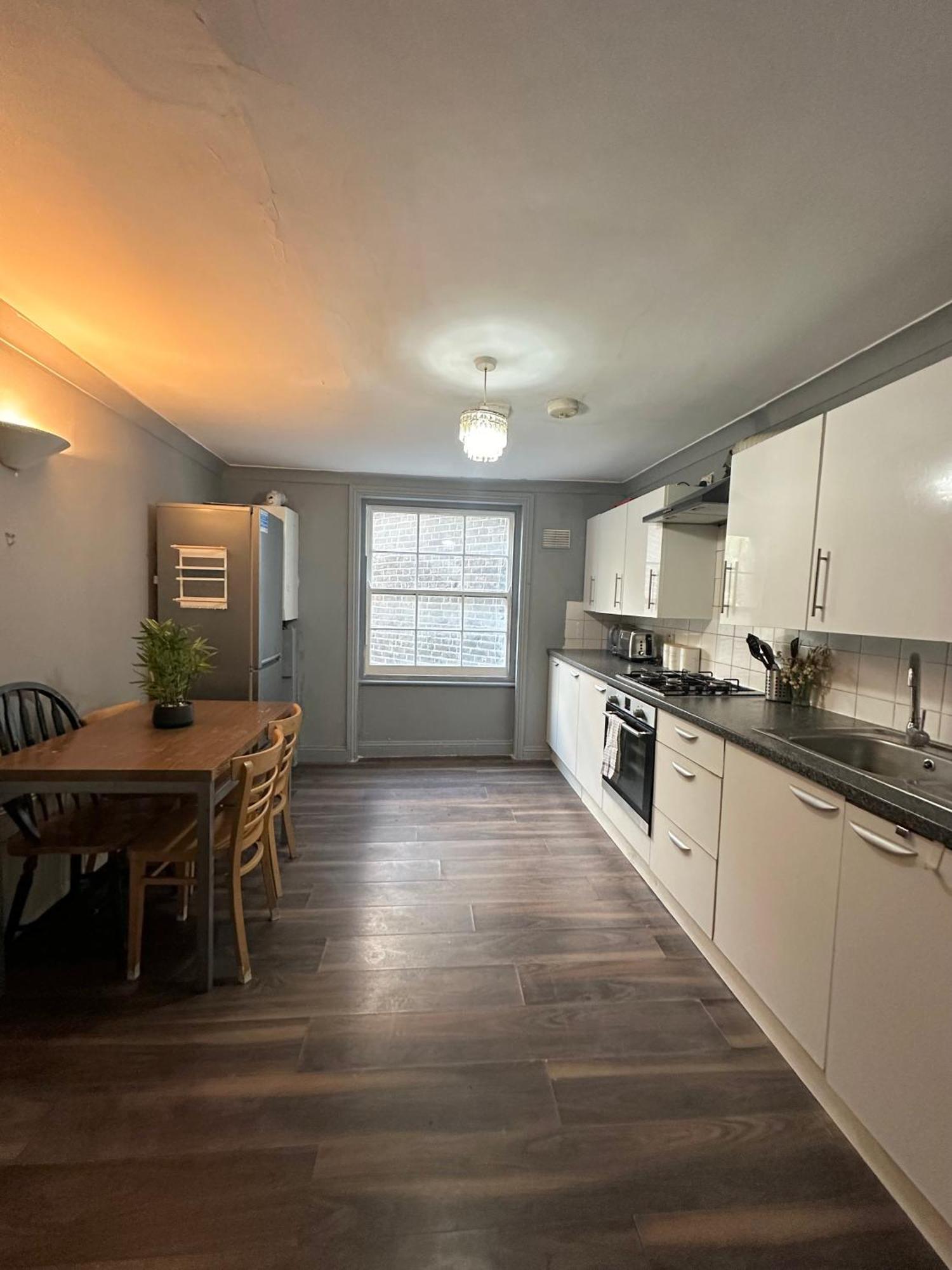 Luxury Room In A 4 Bedroom Flat! 4 Minutes Walk To Kingscross, St Pancras Лондон Екстериор снимка