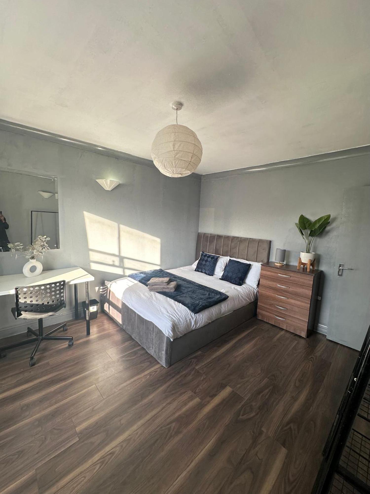 Luxury Room In A 4 Bedroom Flat! 4 Minutes Walk To Kingscross, St Pancras Лондон Екстериор снимка