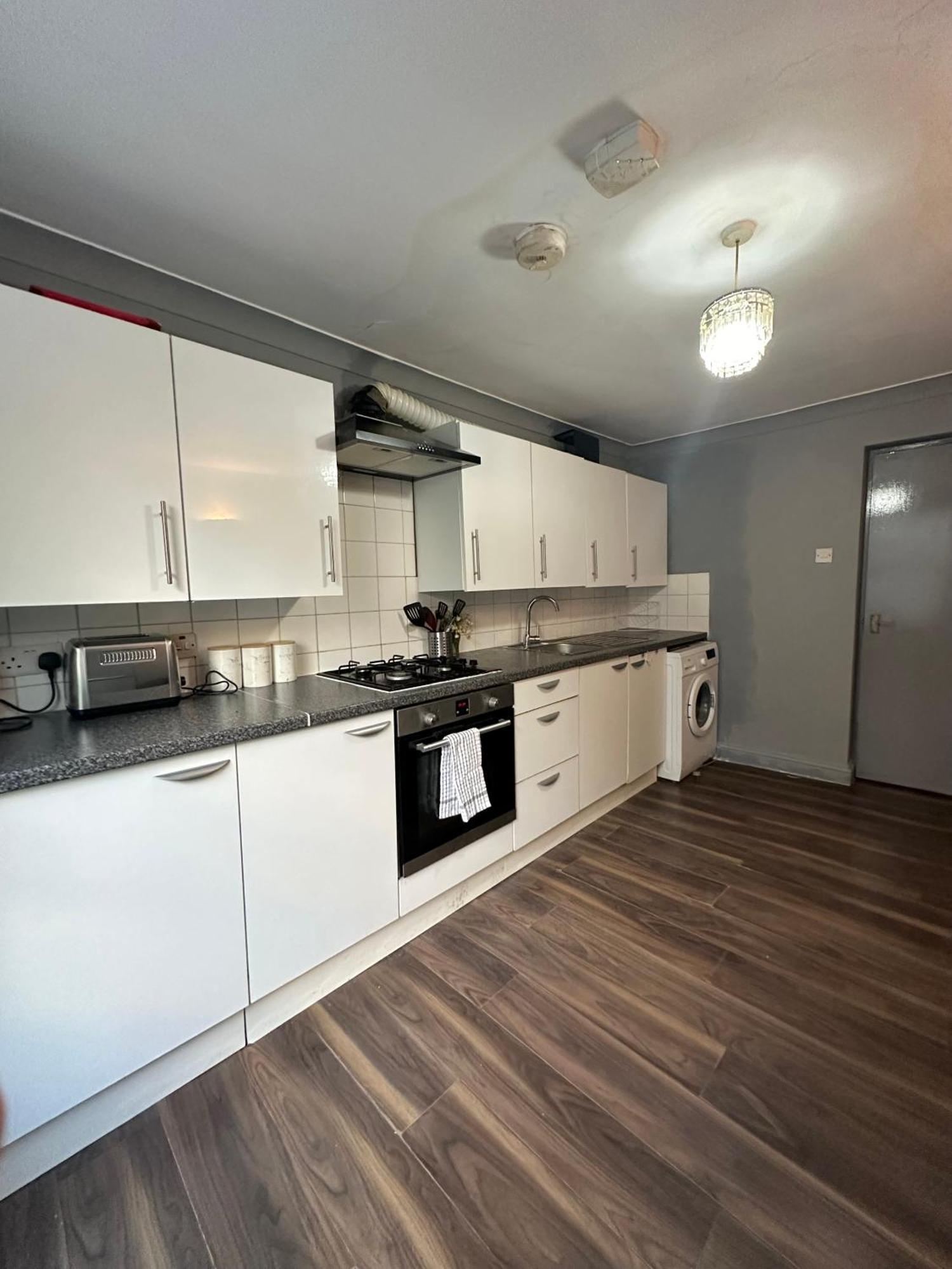 Luxury Room In A 4 Bedroom Flat! 4 Minutes Walk To Kingscross, St Pancras Лондон Екстериор снимка
